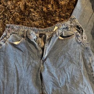 SHEIN Blue Straight Leg Women Jeans with Chain Detail